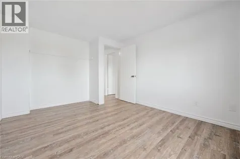2432 Malcolm Crescent Burlington ON L7P 3Y4