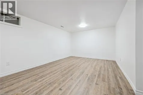 2432 Malcolm Crescent Burlington ON L7P 3Y4