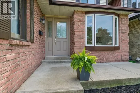 2432 Malcolm Crescent Burlington ON L7P 3Y4