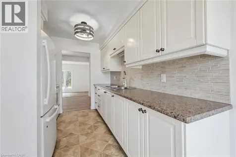 2432 Malcolm Crescent Burlington ON L7P 3Y4