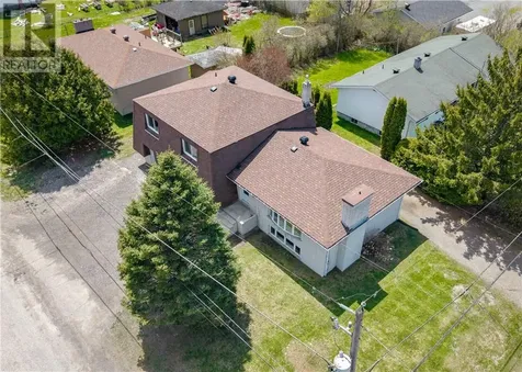 4181 La Habre Avenue Val Therese ON P3P 1A6