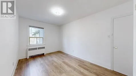 451 Donlands Avenue Toronto (east York) ON M4J 3S4