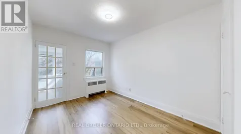 451 Donlands Avenue Toronto (east York) ON M4J 3S4