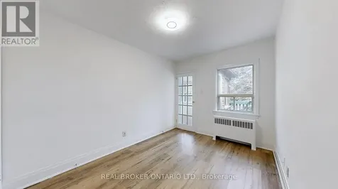 451 Donlands Avenue Toronto (east York) ON M4J 3S4
