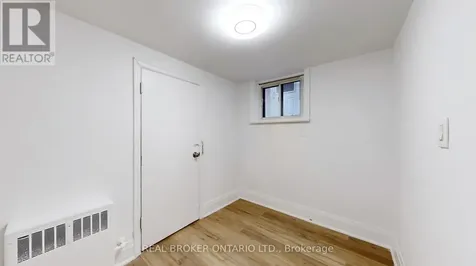 451 Donlands Avenue Toronto (east York) ON M4J 3S4
