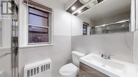451 Donlands Avenue Toronto (east York) ON M4J 3S4