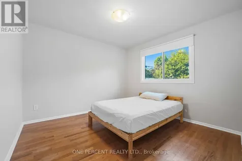 933 Kincaid Court Ottawa ON K1V 6N7