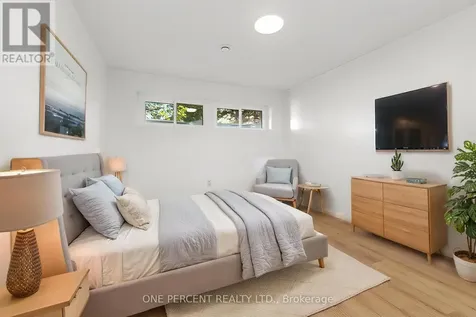 933 Kincaid Court Ottawa ON K1V 6N7