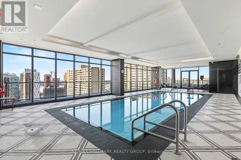 255 Bay Street Ottawa ON K1R 0C5