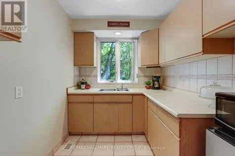 10 Coxford Street Ottawa ON K1J 6J6