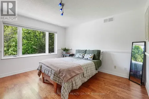 10 Coxford Street Ottawa ON K1J 6J6
