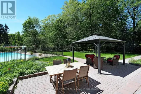 10 Coxford Street Ottawa ON K1J 6J6