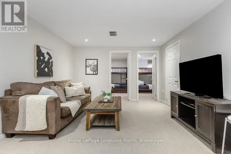 162 Settlers Way Blue Mountains ON L9Y 0M4