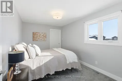 640 Meadowridge Circle Ottawa ON K0A 1L0