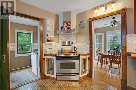 339 Greenfield Avenue Kitchener ON N2C 1E2