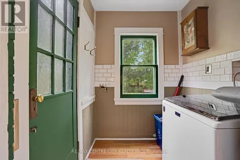 339 Greenfield Avenue Kitchener ON N2C 1E2