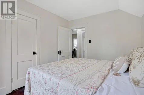339 Greenfield Avenue Kitchener ON N2C 1E2