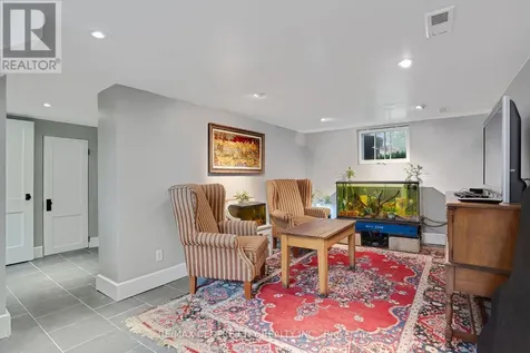 339 Greenfield Avenue Kitchener ON N2C 1E2