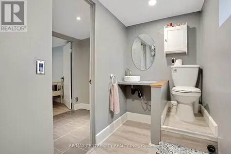 339 Greenfield Avenue Kitchener ON N2C 1E2