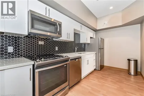 690 King Street West Kitchener ON N2H 5L8