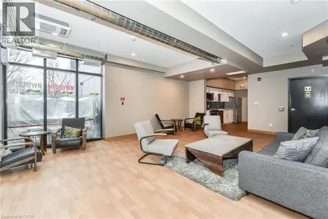 690 King Street West Kitchener ON N2H 5L8