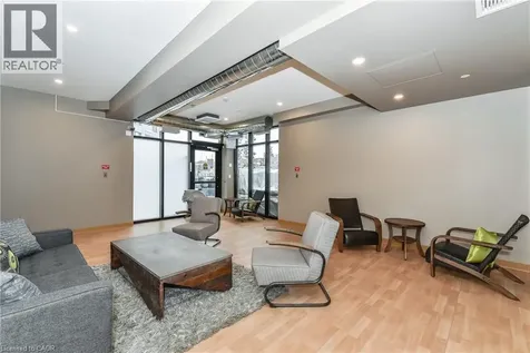 690 King Street West Kitchener ON N2H 5L8
