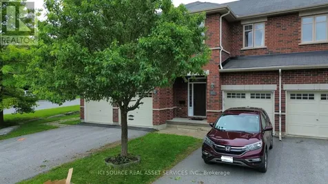 27 Torbec Avenue Ottawa ON K2T 0B6