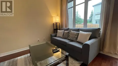 27 Torbec Avenue Ottawa ON K2T 0B6