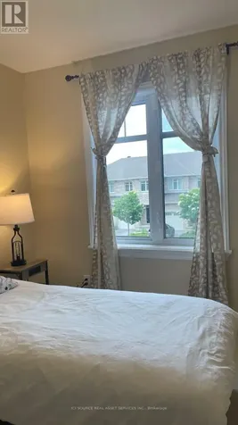 27 Torbec Avenue Ottawa ON K2T 0B6