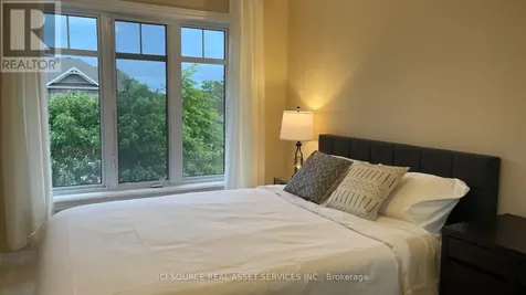 27 Torbec Avenue Ottawa ON K2T 0B6