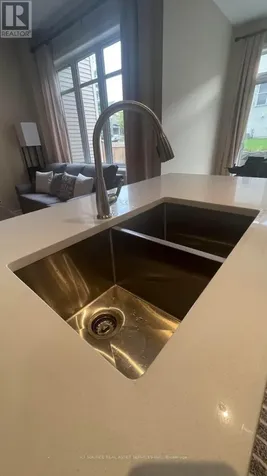 27 Torbec Avenue Ottawa ON K2T 0B6
