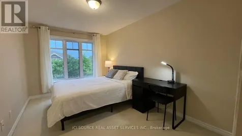 27 Torbec Avenue Ottawa ON K2T 0B6