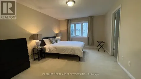 27 Torbec Avenue Ottawa ON K2T 0B6