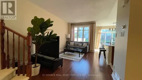 27 Torbec Avenue Ottawa ON K2T 0B6