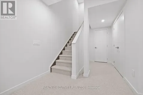 699 Honeydew Street Ottawa ON K1X 0K5