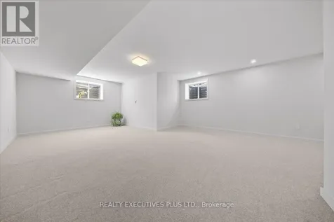 699 Honeydew Street Ottawa ON K1X 0K5