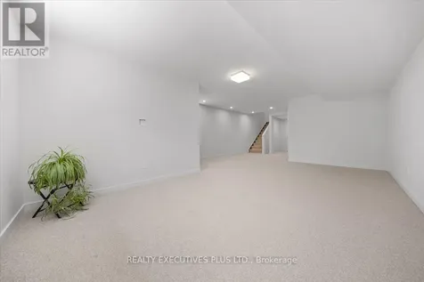 699 Honeydew Street Ottawa ON K1X 0K5