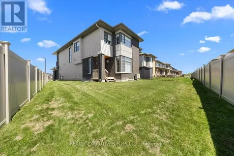 699 Honeydew Street Ottawa ON K1X 0K5