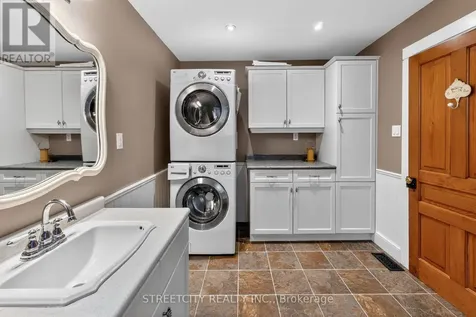 24 Centre Street St. Thomas ON N5R 2Z2