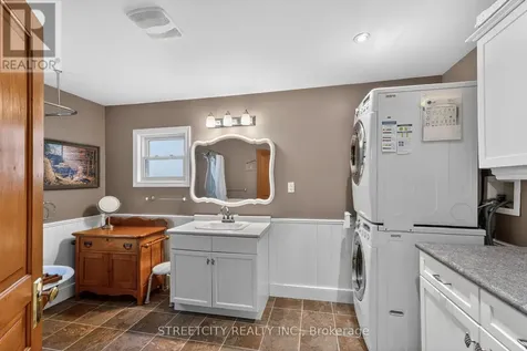 24 Centre Street St. Thomas ON N5R 2Z2