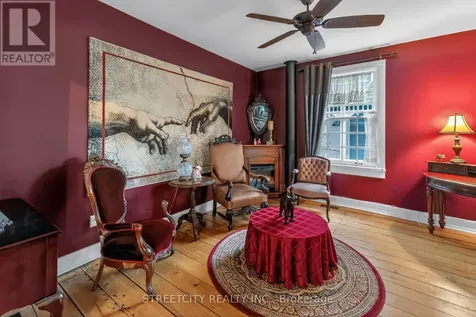 24 Centre Street St. Thomas ON N5R 2Z2