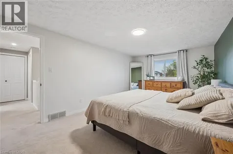 687 Champlain Boulevard Cambridge ON N1R 7Z8