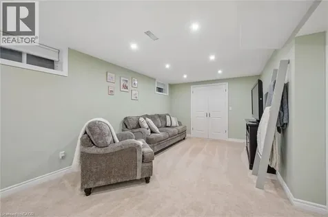 687 Champlain Boulevard Cambridge ON N1R 7Z8