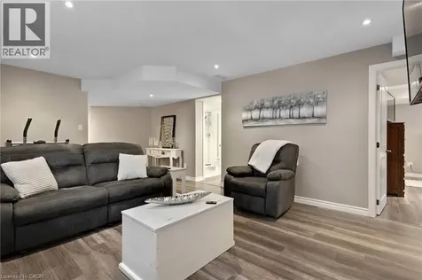 31 Townsend Drive Breslau ON N0B 1M0
