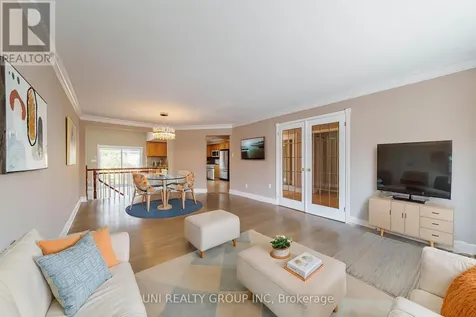 17 Forest Park Avenue Ottawa ON K2E 5A2