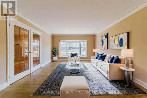 17 Forest Park Avenue Ottawa ON K2E 5A2