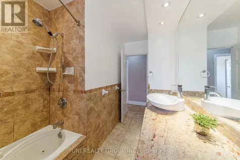 17 Forest Park Avenue Ottawa ON K2E 5A2