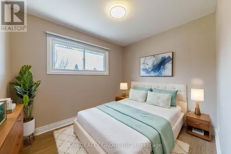 17 Forest Park Avenue Ottawa ON K2E 5A2
