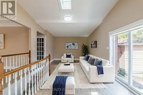 17 Forest Park Avenue Ottawa ON K2E 5A2