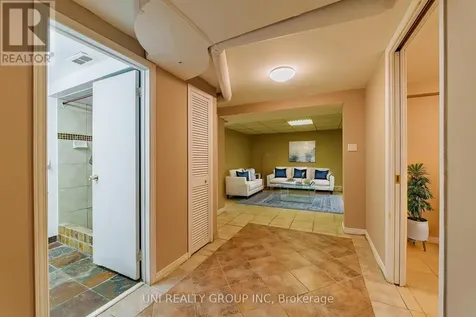 17 Forest Park Avenue Ottawa ON K2E 5A2